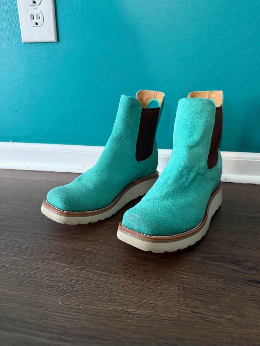 Macie Bean women’s suede swedges